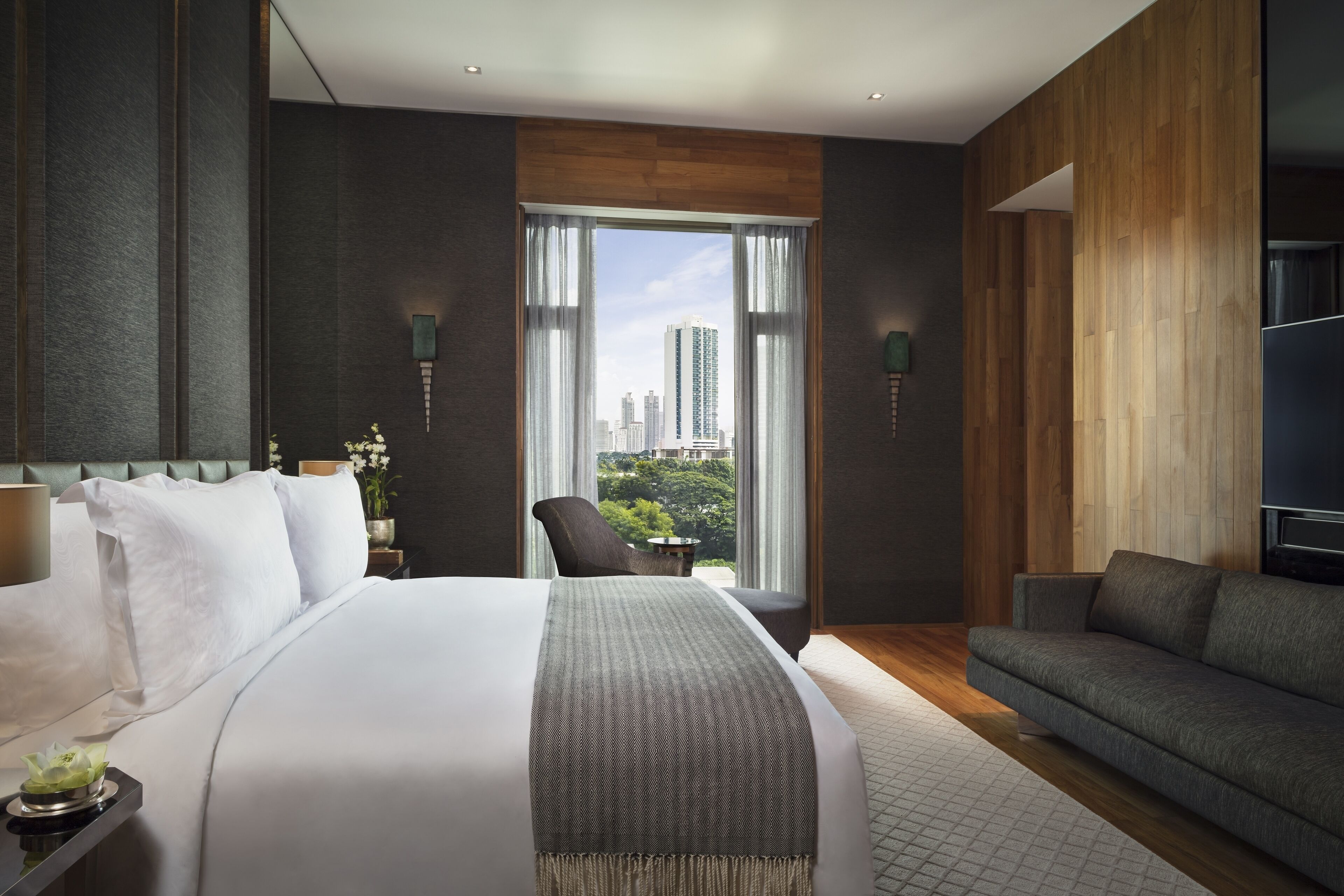 club suite with club benefit | city view