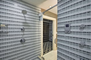 King Suite, 1 Bedroom, Patio | Bathroom | Designer toiletries, hair dryer, towels