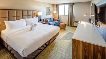 SÀngtillbehör av högsta kvalitet och vÀrdeförvaringsskÄp pÄ rummet