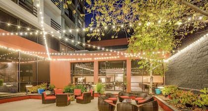 DoubleTree by Hilton Huntington