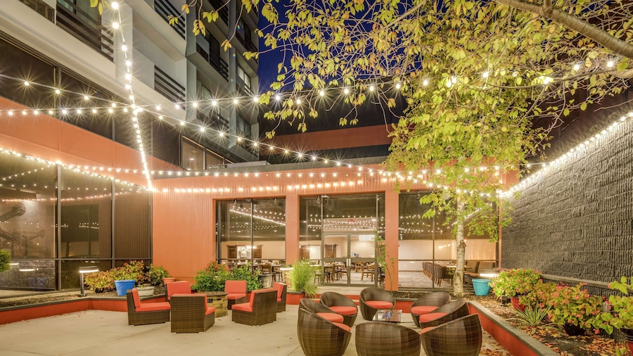 DoubleTree by Hilton Huntington