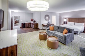 Suite, 1 King Bed | Premium bedding, in-room safe, desk, laptop workspace - DoubleTree by Hilton Huntington (Huntington)