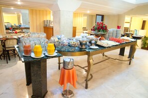 Tägliches Frühstücksbuffet (50 BRL pro Person)