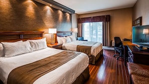 Hypo-allergenic bedding, down comforters, in-room safe, desk
