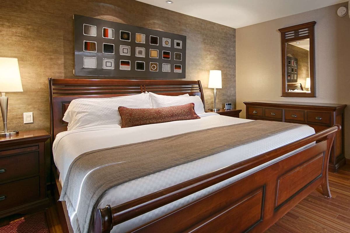 Hypo-allergenic bedding available, down comforters, in-room safe, desk