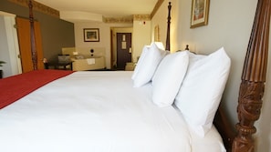 Executive-Suite, 1 King-Bett, Whirlpool | Laptopgeeigneter Arbeitsplatz, Verdunkelungsvorhänge