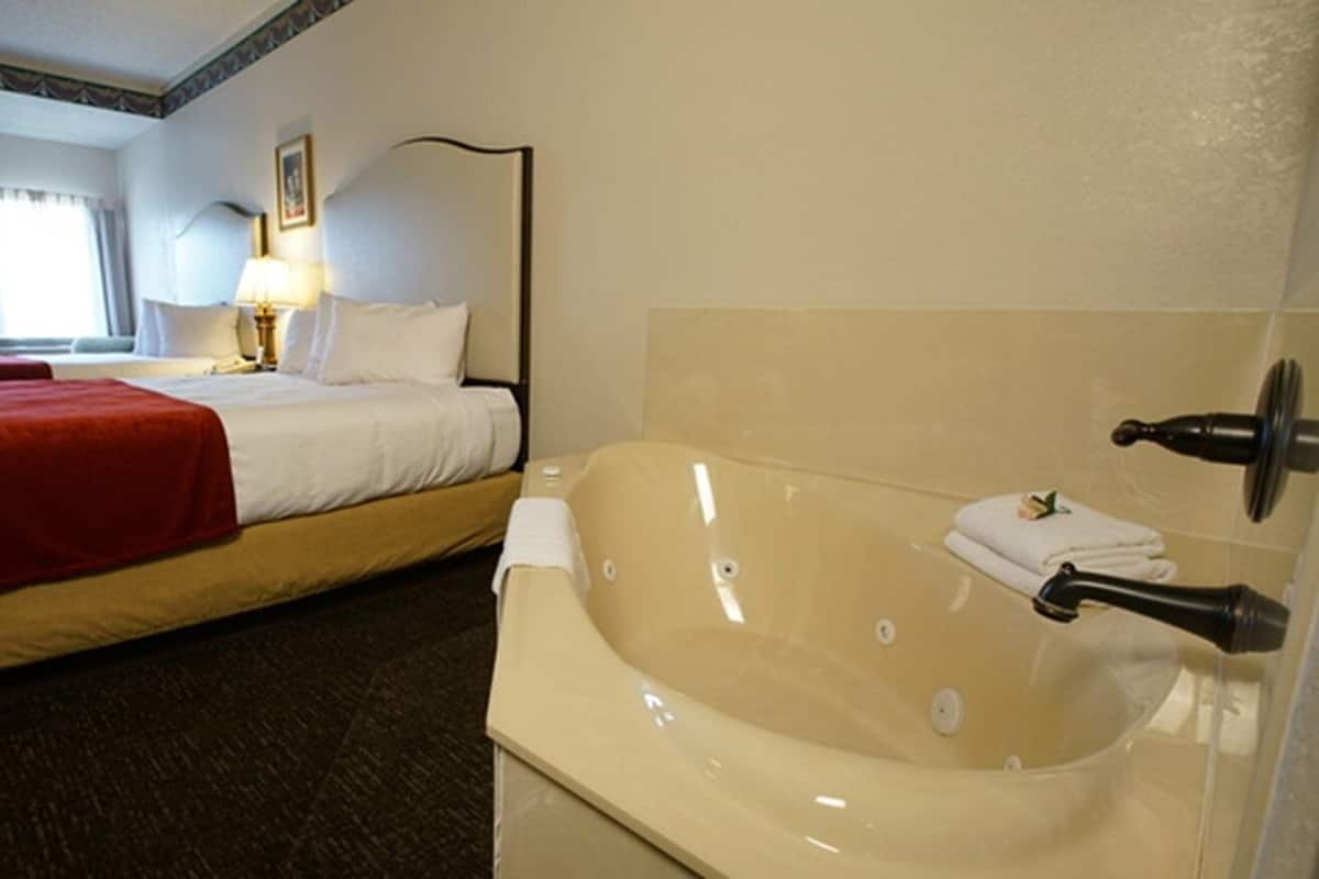 Deluxe-Zimmer, 2 Queen-Betten, Whirlpool