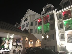 Front of property - evening/night - Hotel Grand Victorian (Branson)
