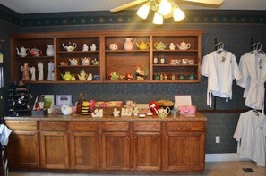 Gift shop - Hotel Grand Victorian (Branson)