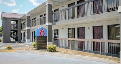 Motel 6 Knoxville, TN - East
