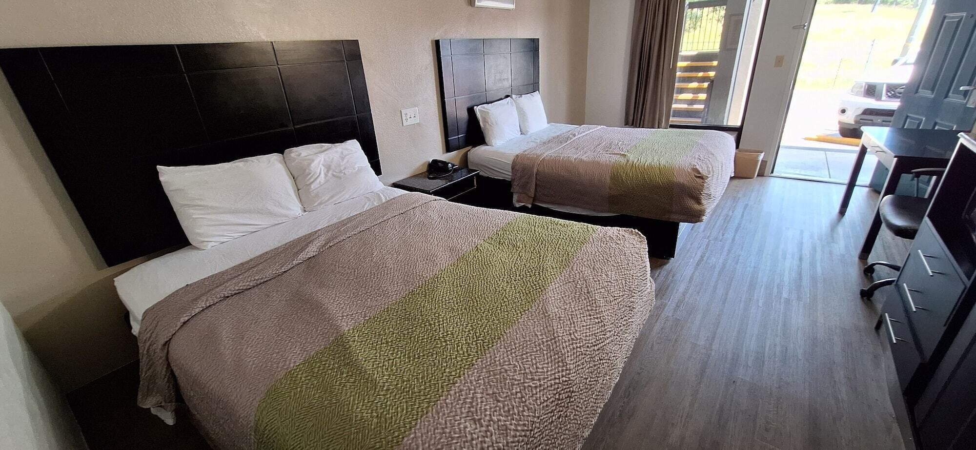 高档床上用品、办公桌、遮光窗帘、熨斗/熨衣板