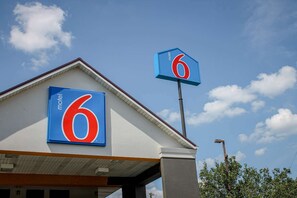 Exterior - Motel 6 Knoxville, TN - East (Knoxville)