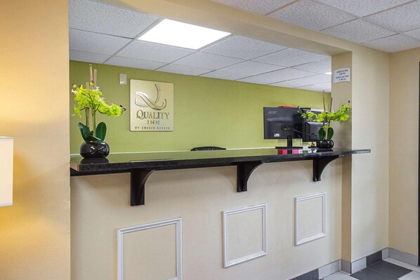 Lobby - Motel 6 Knoxville, TN - East (Knoxville)