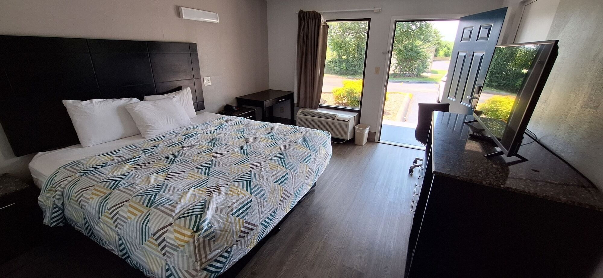 Ropa de cama de alta calidad, escritorio y cortinas blackout 
