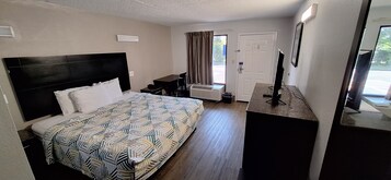 Standard Room, 1 King Bed, Accessible, Non Smoking