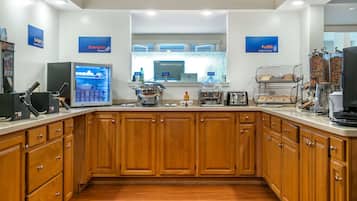 Free daily continental breakfast