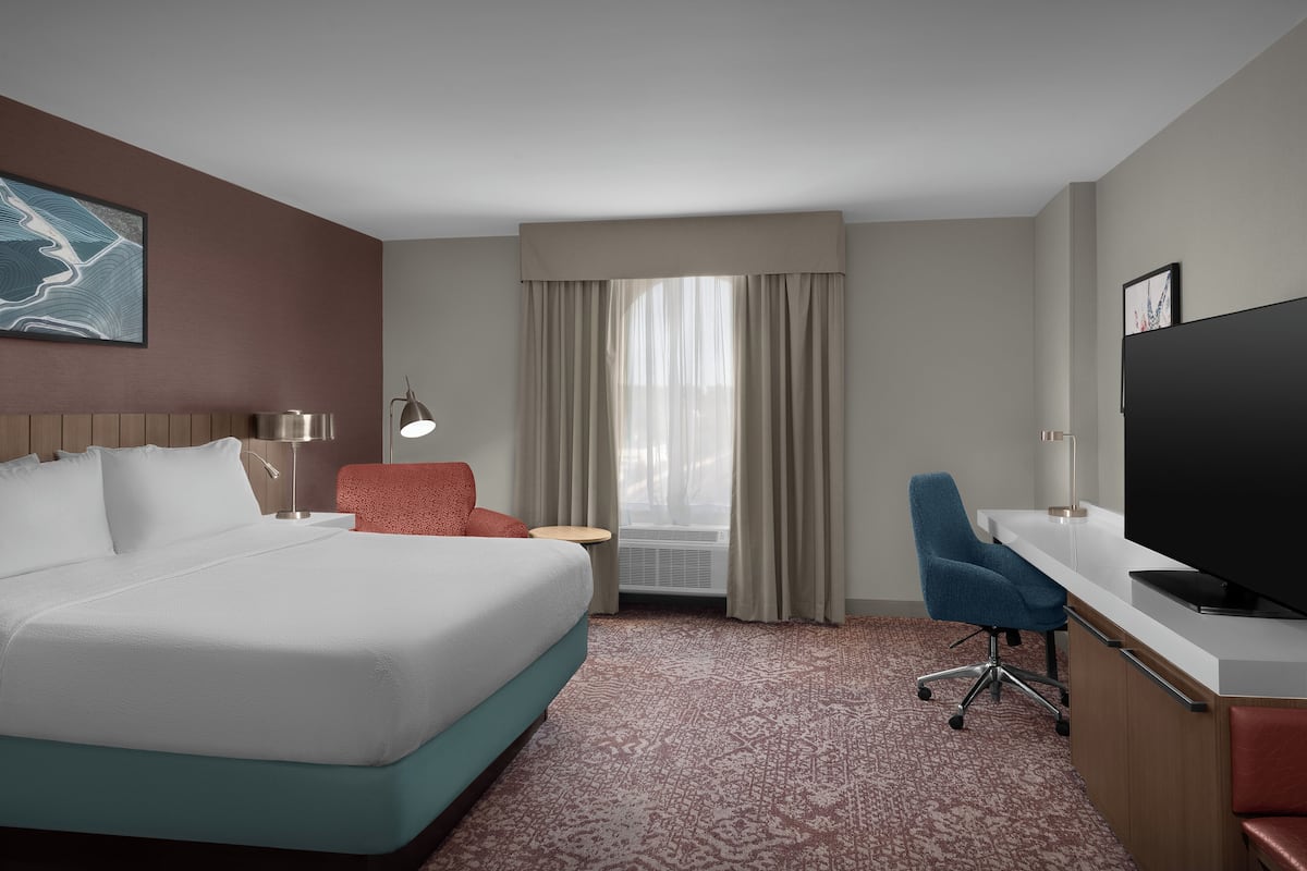 1 bedroom, in-room safe, desk, iron/ironing board