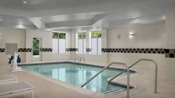 Indendørs pool