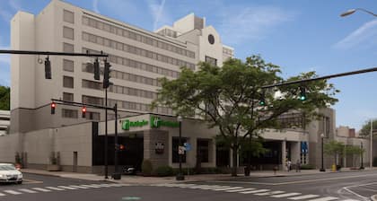 Holiday Inn Bridgeport-Trumbull-Fairfield, an IHG Hotel