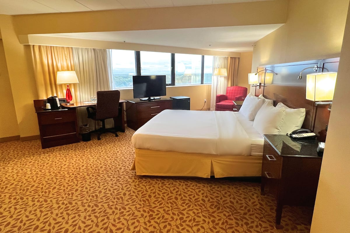 basic studio | 1 bedroom, iron/ironing board, free wifi, bed sheets