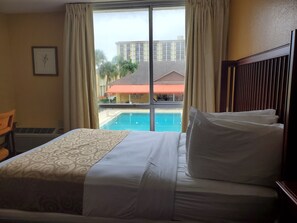 1 bedroom, desk, laptop workspace, blackout drapes