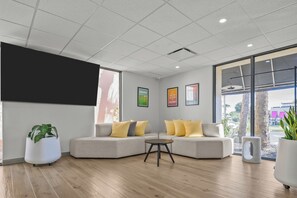 Lobby - B&B Hotel Orlando International Drive Near Universal - Newly Renovated! (Orlando)