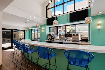 Coffee shop at Sonesta ES Suites Orlando - International Drive