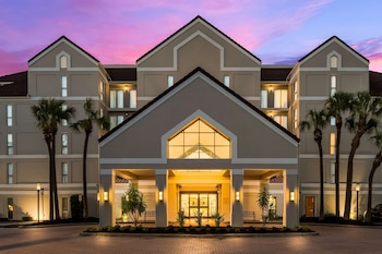 Hotel Exterior at Sonesta ES Suites Orlando - International Drive