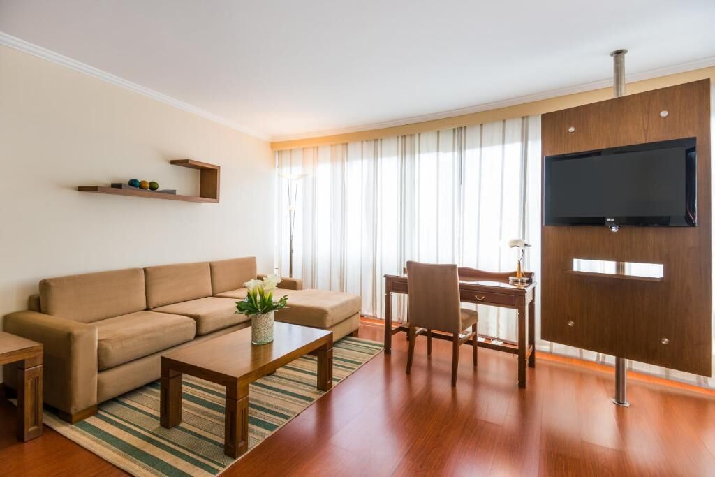 business studio | living area | 32-inch lcd tv with cable channels, tv