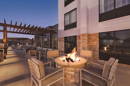 Terrasse/Patio. Country Inn & Suites by Radisson, Sevierville Kodak, TN
