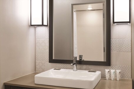 Country Inn Suites by Radisson, Sevierville Kodak, TN - Image 9