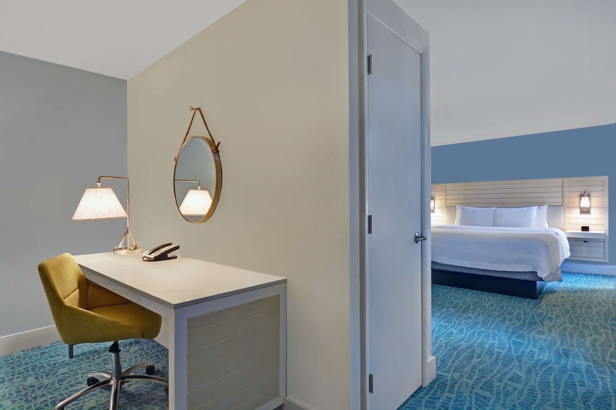 Premium bedding, in-room safe, bed sheets
