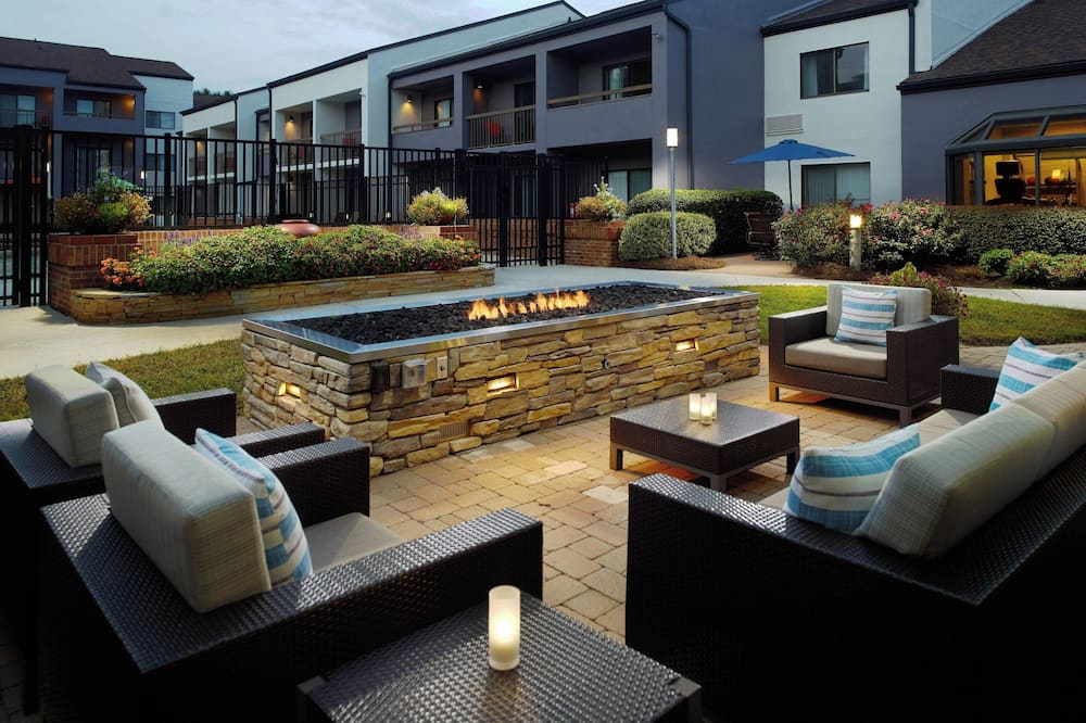 Courtyard by Marriott Raleigh Midtown