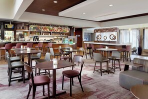 Se ofrece un desayuno a la carta todos los días (por un coste adicional)