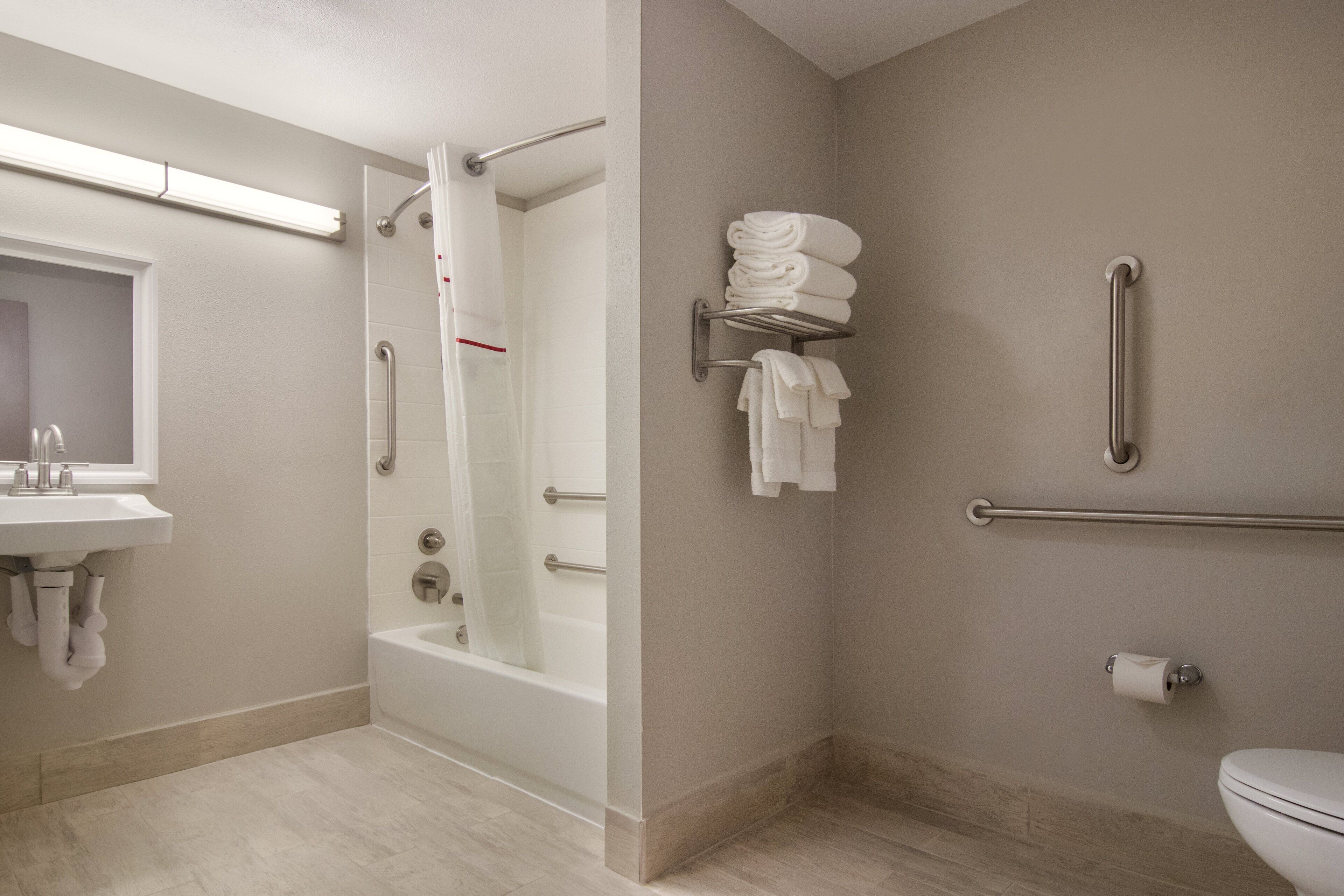 Amenidades de baño ecológicas y toallas 