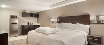 Red Roof Inn PLUS+ & Suites Erie