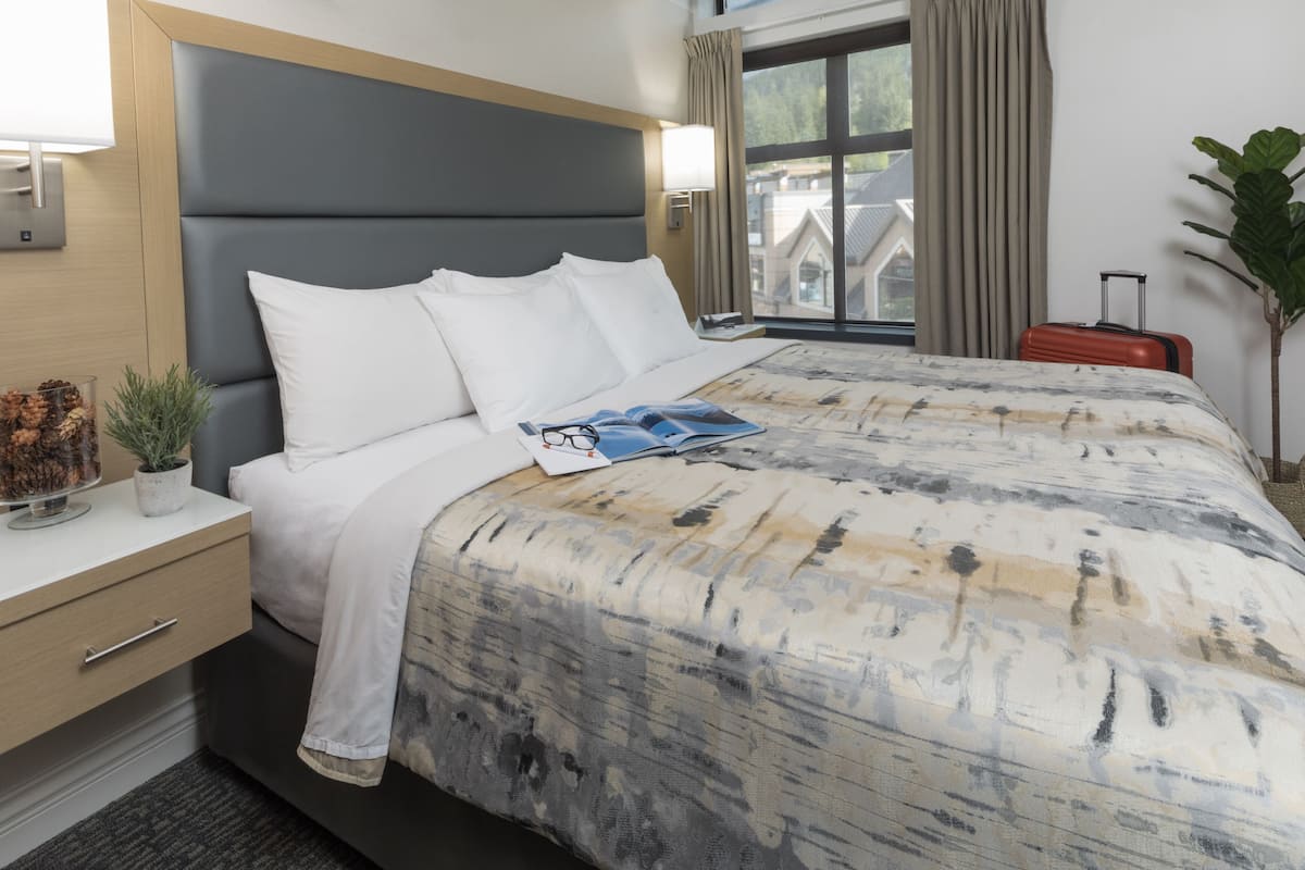 Hypo-allergenic bedding, pillowtop beds, minibar, in-room safe