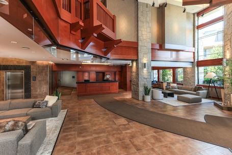 Lobby. Crystal Lodge