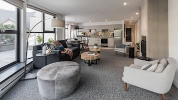 Suite, 3 Bedrooms | 1 bedroom, hypo-allergenic bedding, pillowtop beds, minibar