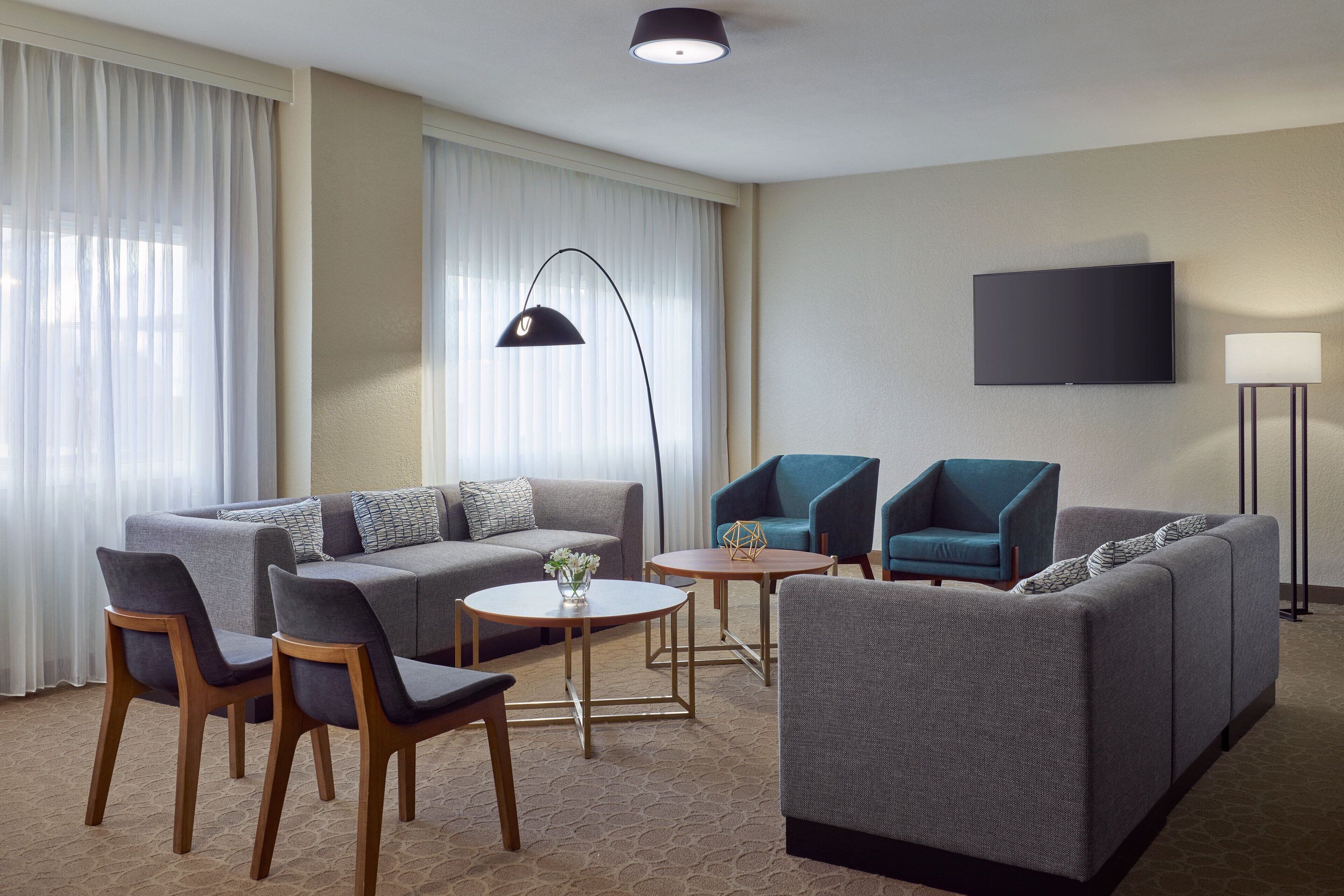 premium bedding, pillow-top beds, in-room safe, desk