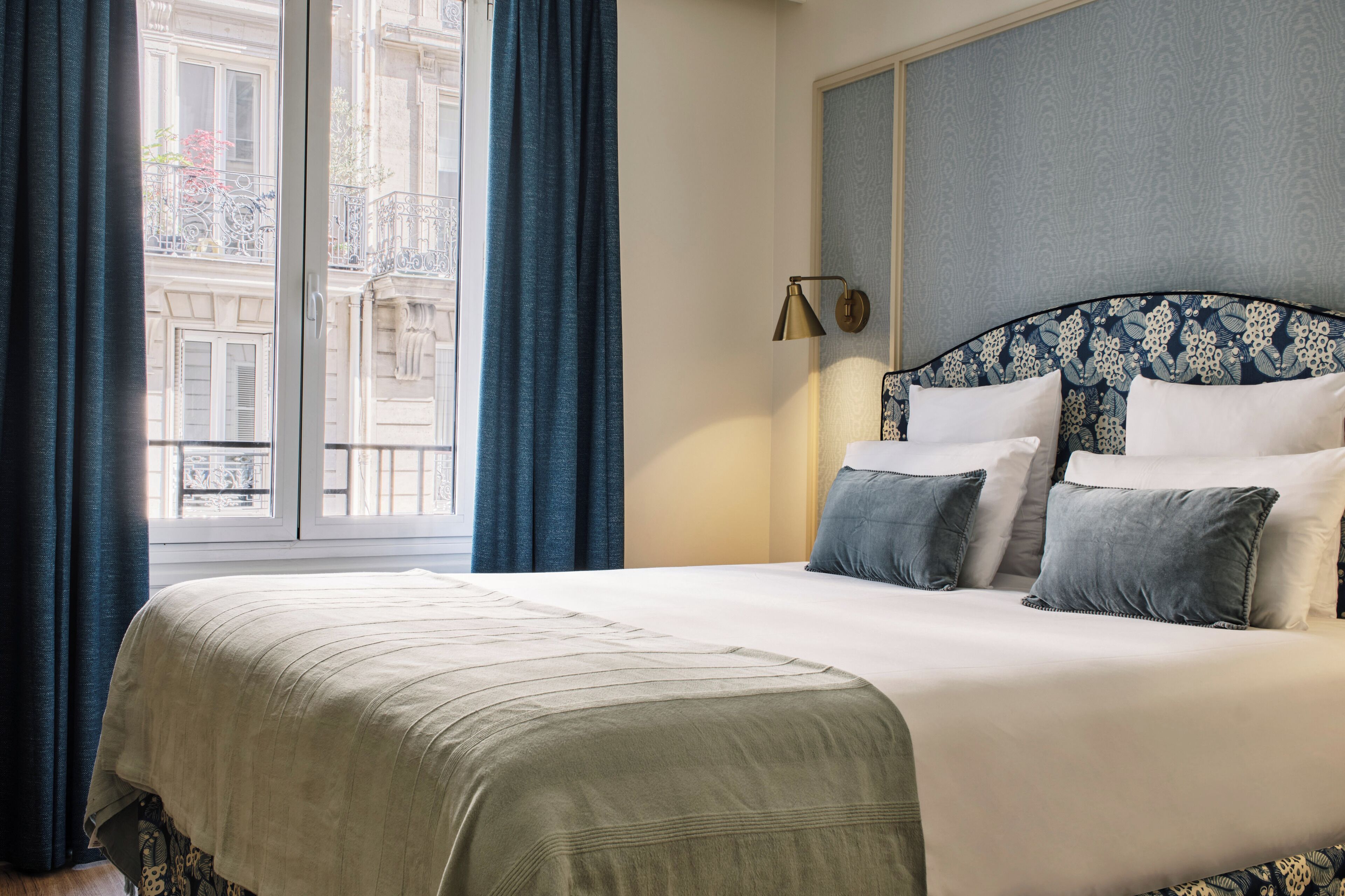 Classic Room | In-room safe, soundproofing, iron/ironing board, free WiFi