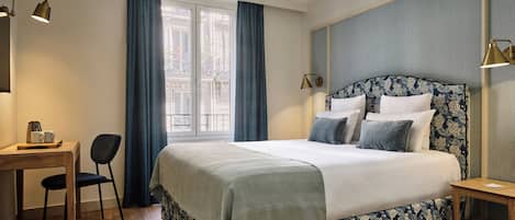 Chambre classique | Coffre-fort, systĂšme dâinsonorisation, fer et planche Ă repasser