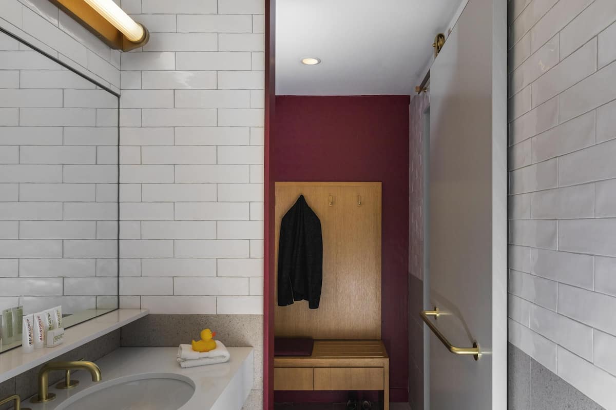 Literie de qualité supérieure, coffres-forts dans les chambres, bureau
