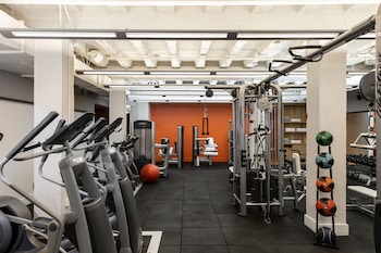 Fitness center at 21c Museum Hotel Chicago
