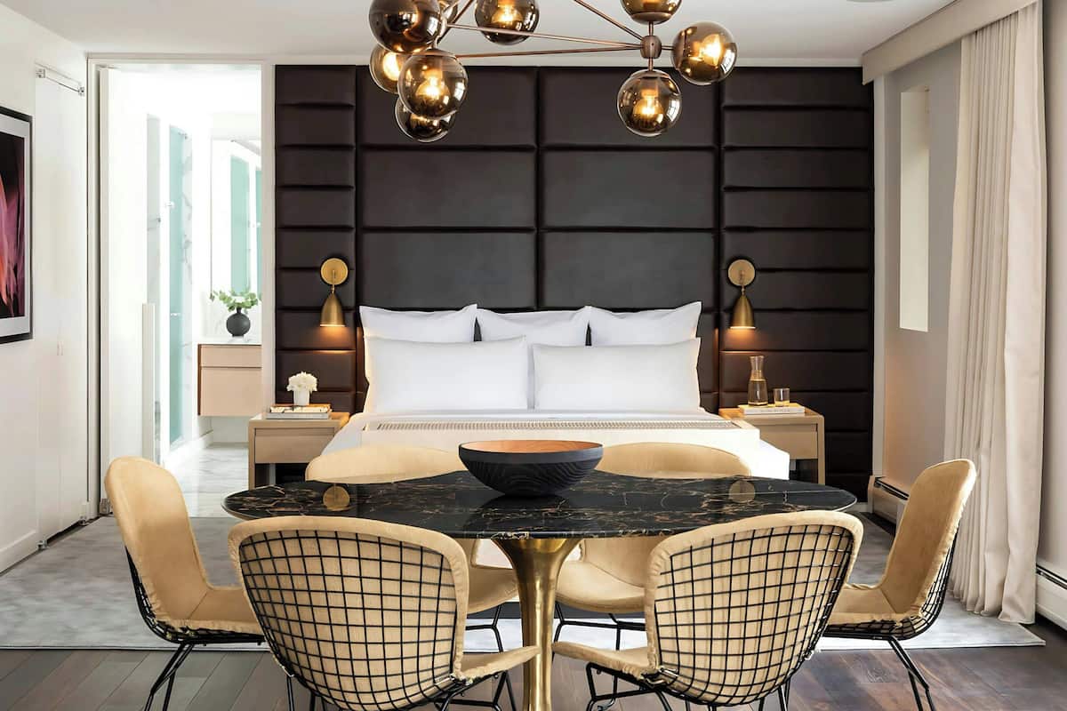 Premium bedding, in-room safe, desk, blackout drapes