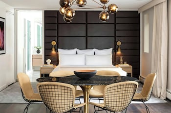 Premium bedding, in-room safe, desk, blackout drapes at Hotel 55 Chicago Downtown