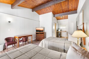 Habitación Premium doble | Servicio de comidas en la habitación