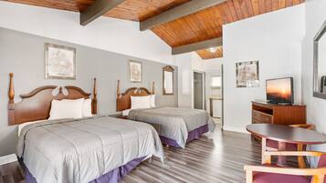 Premium Double Room | Desk, soundproofing, iron/ironing board, WiFi (free)