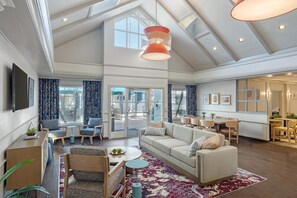 Lobby lounge