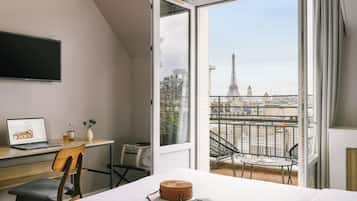 Minibar, caja de seguridad en la habitación y muebles diferentes